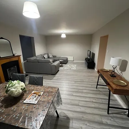 Airport Entire House دبلن